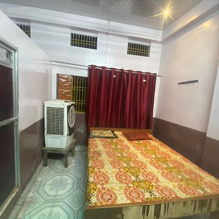 Hotel Yatri Niwas Varanasi Luaran gambar