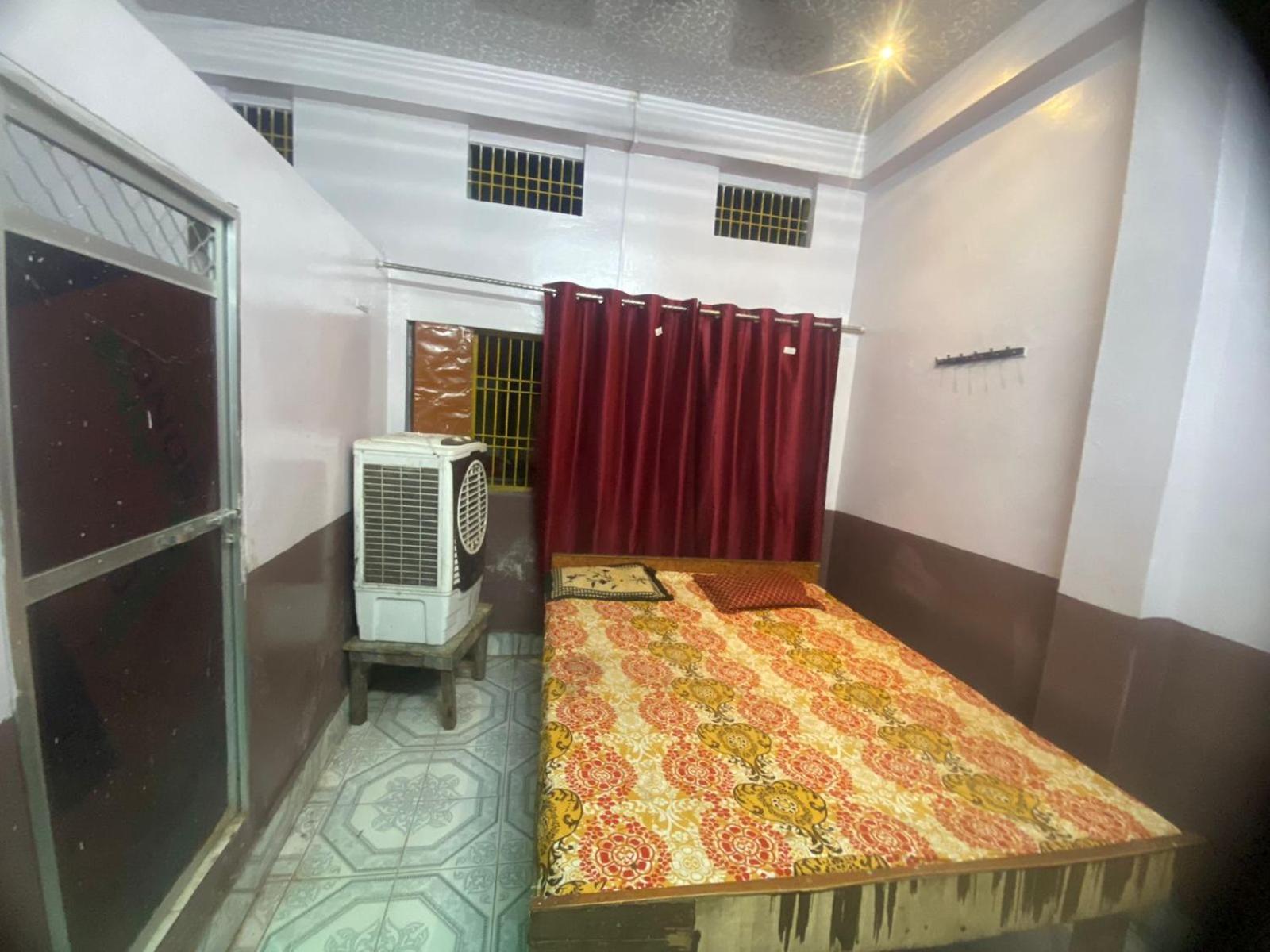 Hotel Yatri Niwas Varanasi Luaran gambar