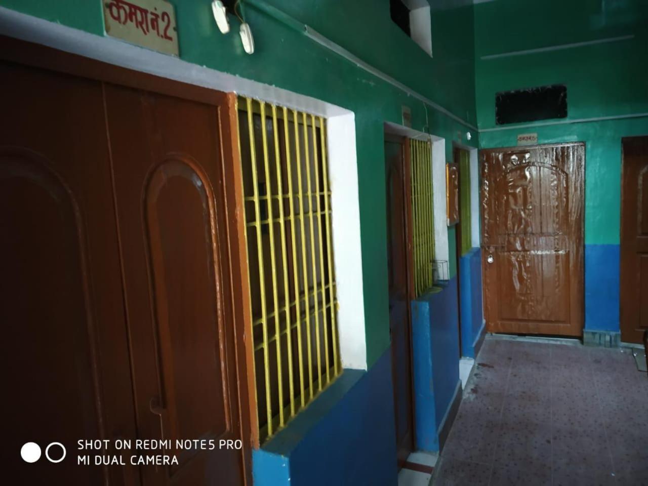 Hotel Yatri Niwas Varanasi Luaran gambar