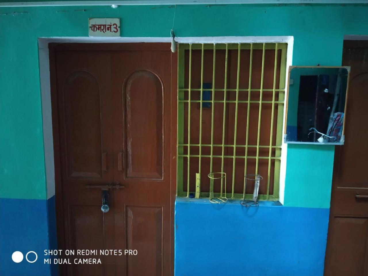 Hotel Yatri Niwas Varanasi Luaran gambar
